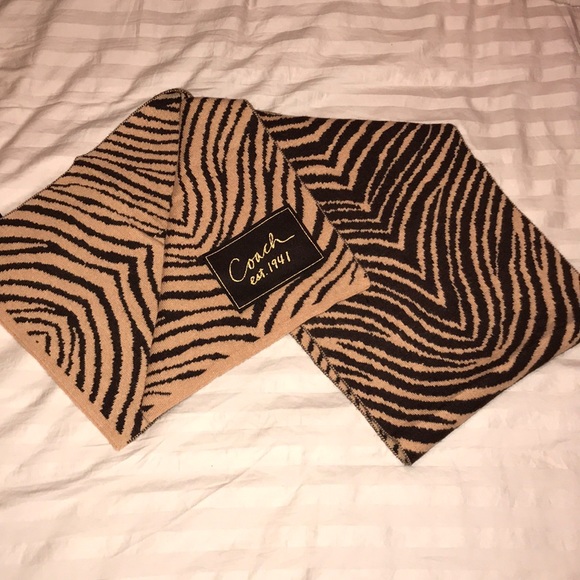 Coach Animal Print Scarf EUC - Picture 2 of 4